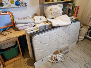 Cuna colecho + colchón + cama + sabanas 60x120