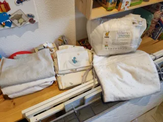 Cuna colecho + colchón + cama + sabanas 60x120