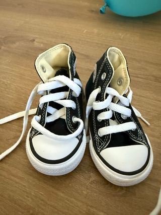 Converse Niña Talla 21 
Negro/Blanco