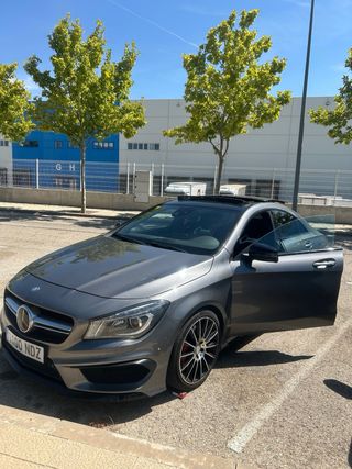 Mercedes-Benz Clase CLA 2015
