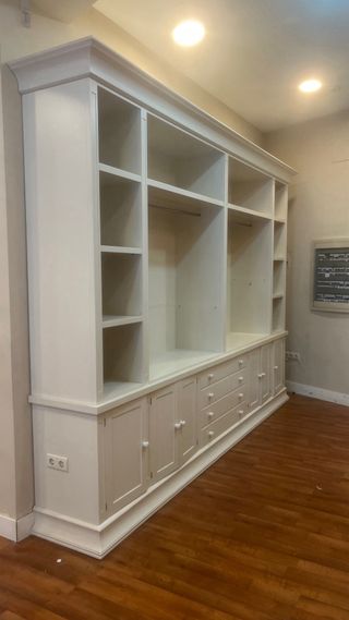 Mueble lacado madera maciza alta calidad