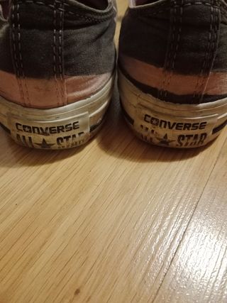 Zapatillas Converse grises y rosas