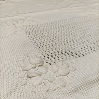 Copertina neonato fatta a mano in lana