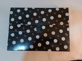 Maletín + archivador lunares a juego.