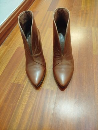 Botines de tacón de piel