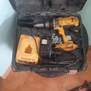 Taladro eléctrico Dewalt