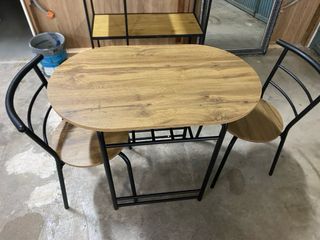 Mesa y 2 Sillas con Estantería MONTADO