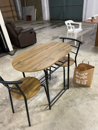 Mesa y 2 Sillas con Estantería MONTADO