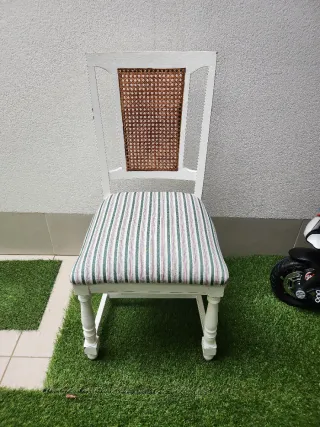 Mesa de comedor de madera y 4 sillas! 140 cm