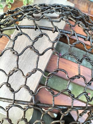 Cesta antigua hecha a mano