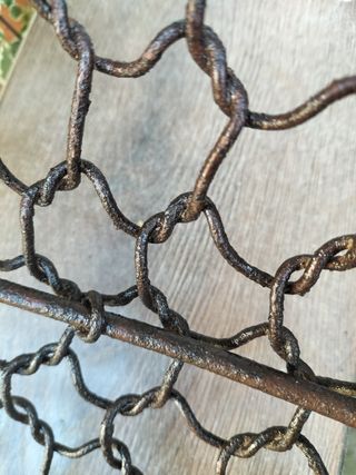 Cesta antigua hecha a mano