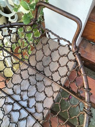 Cesta antigua hecha a mano