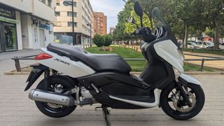 Yamaha X-Max 250