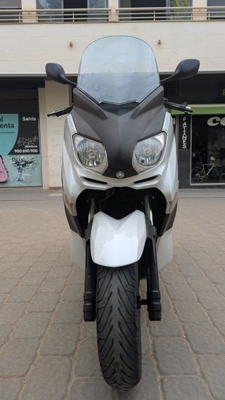 Yamaha X-Max 250