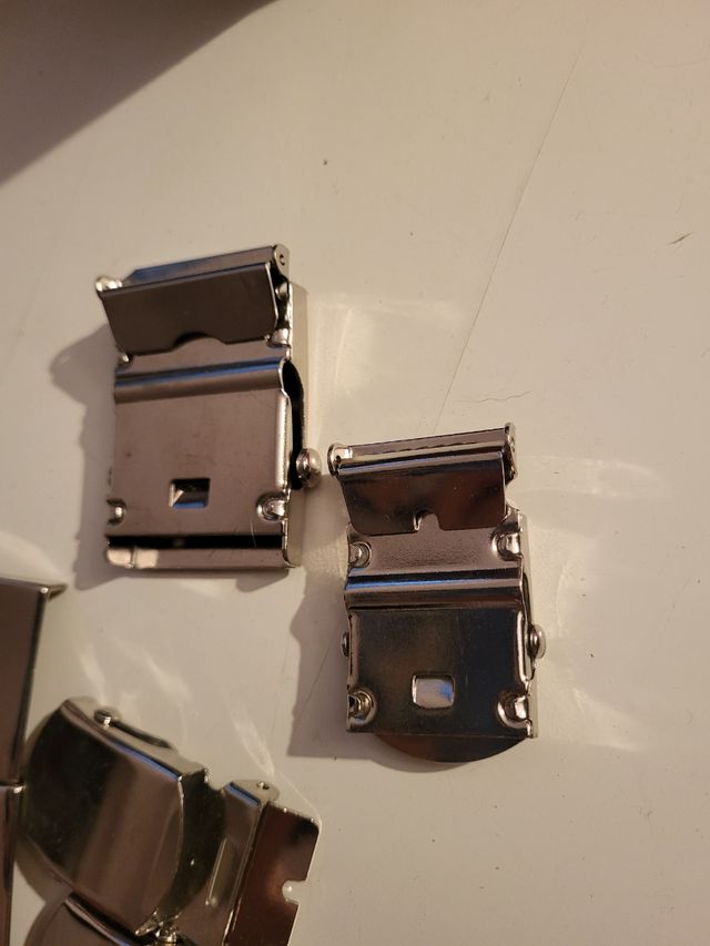 Hebillas de cinturón plateadas 7x