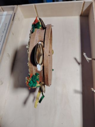 Tamburello decorato con scena tradizionale