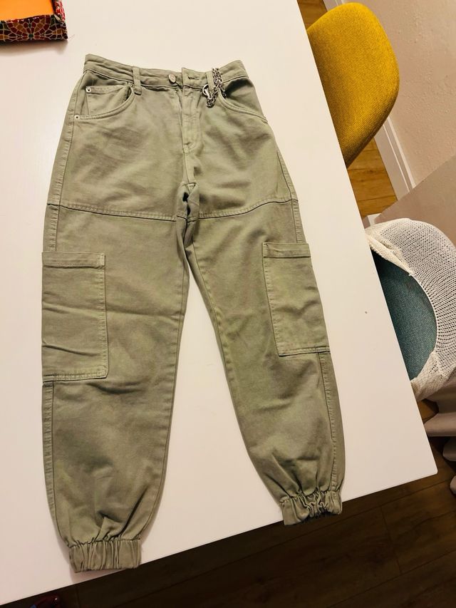 Pantalones cargo verdes militares