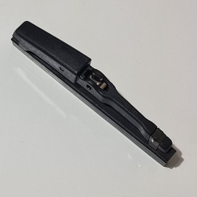 Escobilla lavafaros Mercedes 190 w201