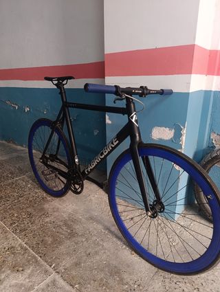 Bicicleta azul paseo