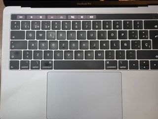 MacBook Pro 13" 2019 i7 16GB+512GB