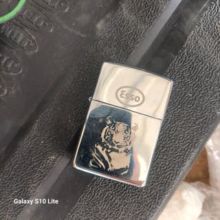 Zippo con grabado de tigre
