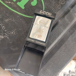 Zippo con grabado de tigre