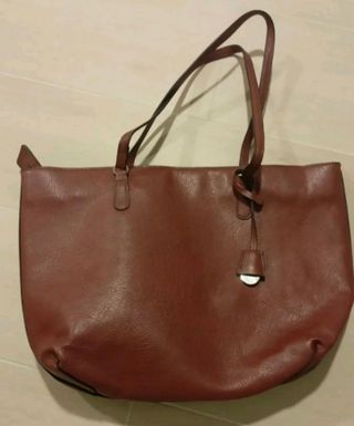 Bolso Stradivarius Granate
