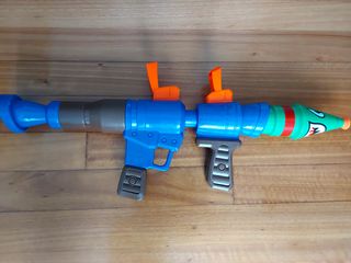 Pistola de agua fortnite 

