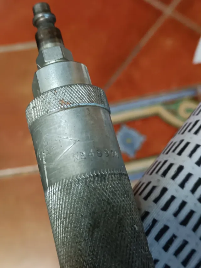 Martillo Neumático ARFI tipo R + Cinceles