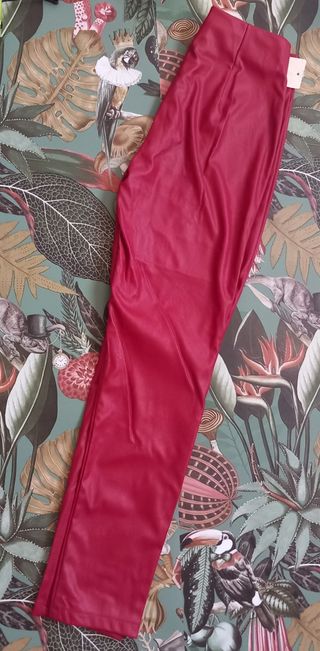 Pantalones cuero sintético burdeos