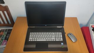 HP Pavilion 17,3", modelo 17-ab004ns, 12 GB, 1 TB