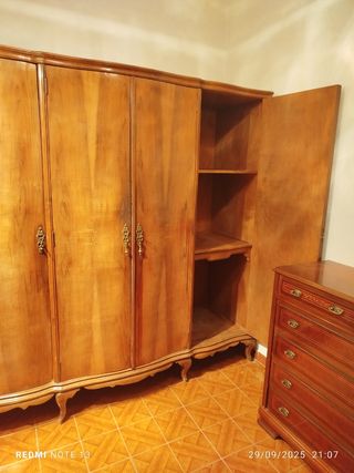 Armario ropero antiguo