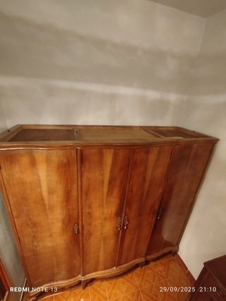 Armario ropero antiguo