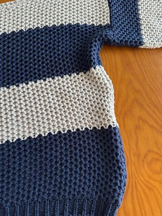 Jersey de punto rayas beige y azul