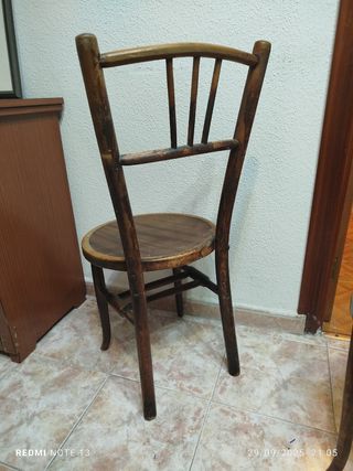 Sillas antiguas de madera (redondas)