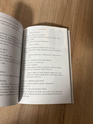 La Casa De Bernarda Alba (Clasicos Hispanicos /...