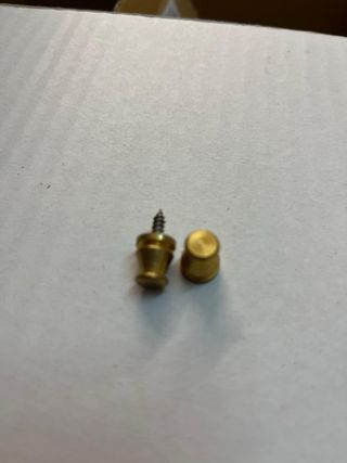Tirador de mueble dorado