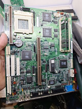Placa Base, Tarjeta y Disco Duro Antiguo