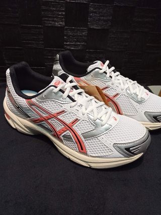 Asics 1130 Blancas/Rojas
Color White/Red Desert
