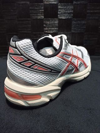 Asics 1130 Blancas/Rojas
Color White/Red Desert
