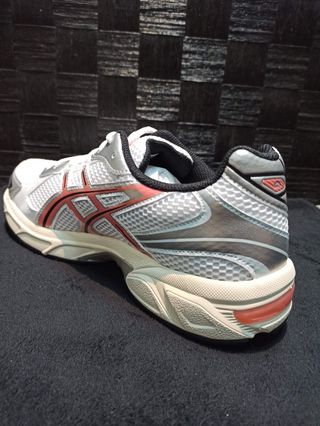 Asics 1130 Blancas/Rojas
Color White/Red Desert

