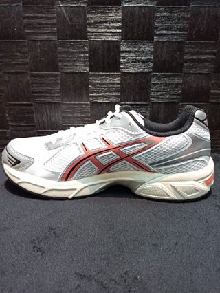 Asics 1130 Blancas/Rojas
Color White/Red Desert
