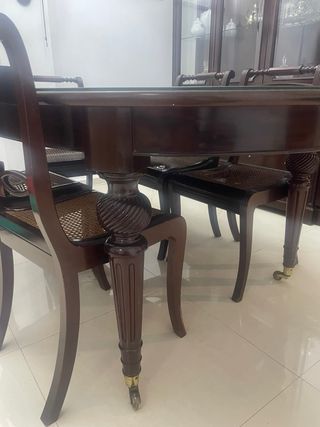 Mesa comedor caoba + 8 sillas + 2 sillones
