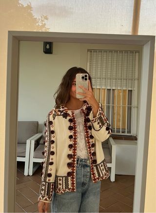 Chaqueta Zara bordada beige