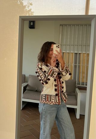 Chaqueta Zara bordada beige