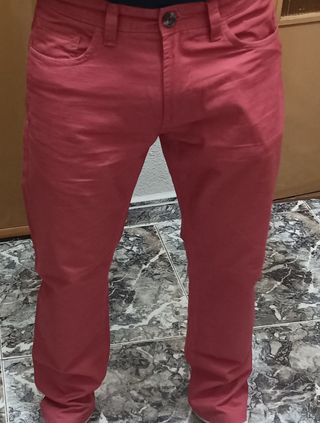 Pantalón chino Sfera hombre rojo pálido