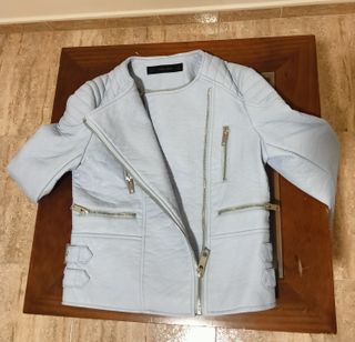 Cazadora Zara Basic Celeste Talla M