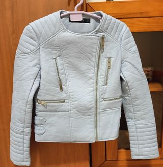 Cazadora Zara Basic Celeste Talla M