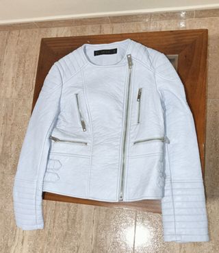 Cazadora Zara Basic Celeste Talla M