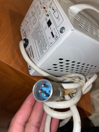 o: Cargador de baterías 24V 8A para silla de rueda